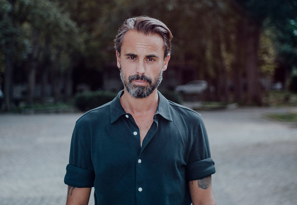 “Cajarana” é o título do álbum de estreia de André Henriques
