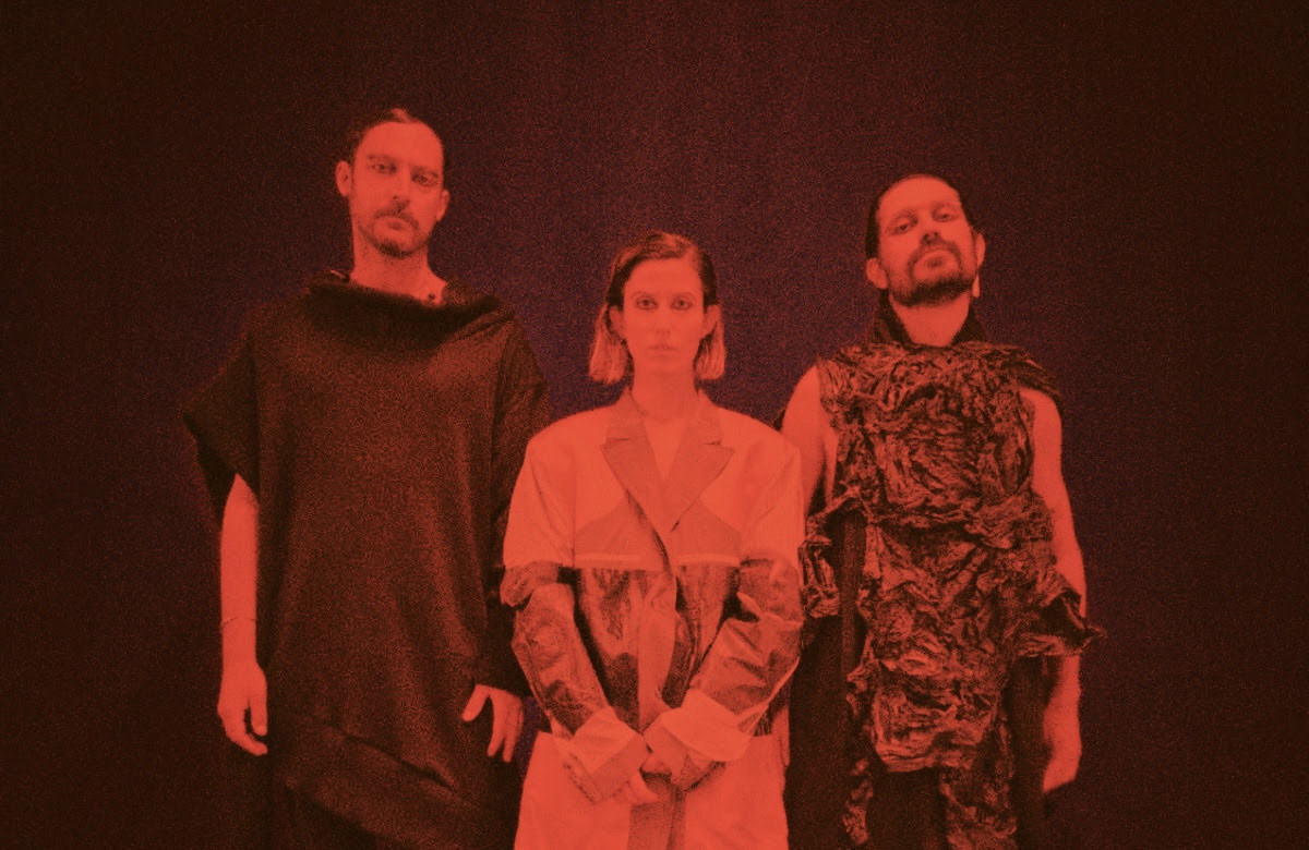 Surma ao vivo em formato trio e em concerto-instalação