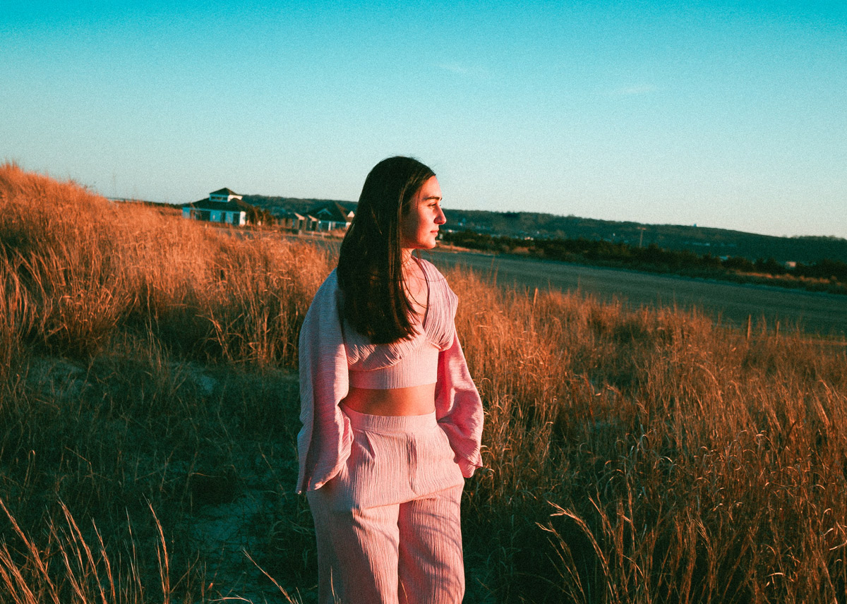 Júlia Machado mostra o seu novo single “Burden”