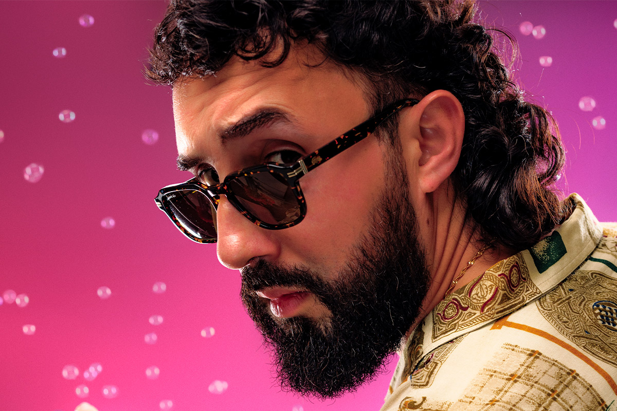 O regresso de Mike El Nite com um novo alter ego
