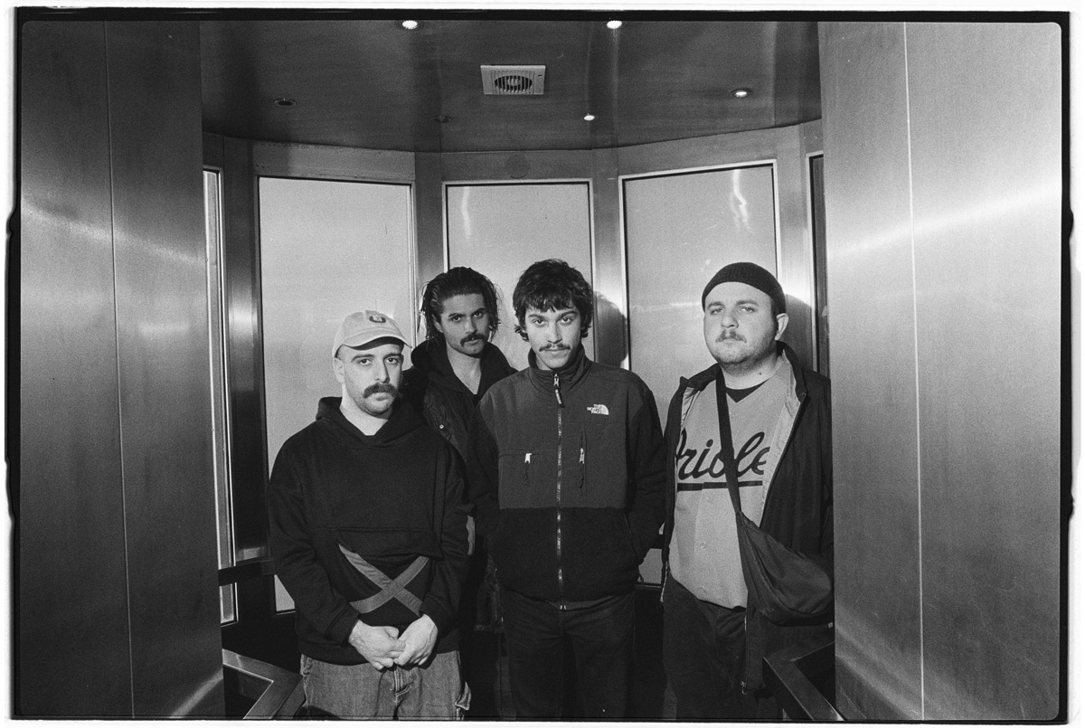 Hetta mostram o primeiro single do aguardado LP de estreia