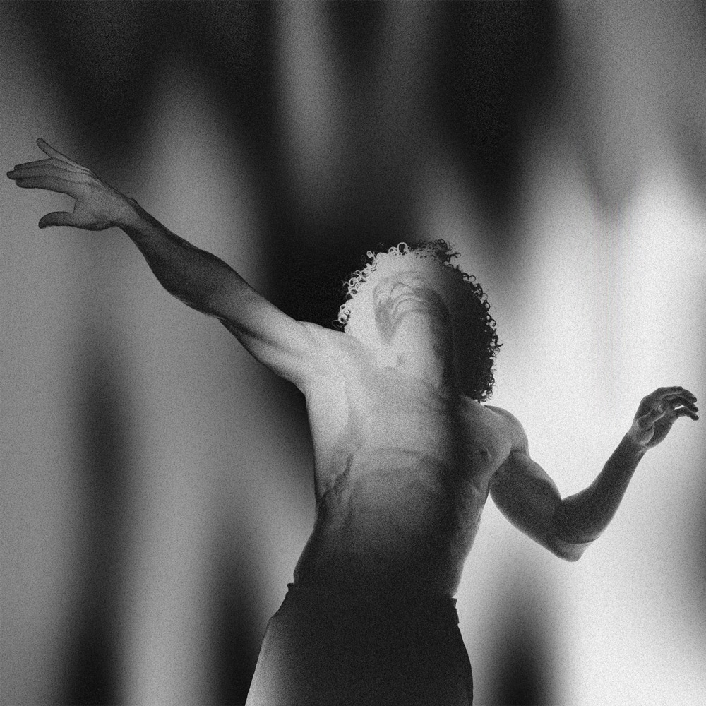 Paulo Pascoal na capa de "LIVRE", de Alex D'Alva