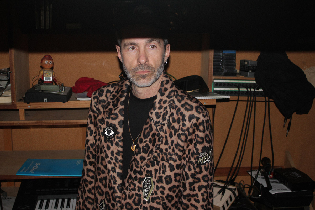 Senhor Vulcão apresenta novo single “Ratos em Nova York”