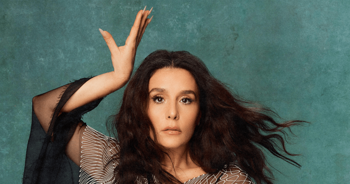 Jessie Ware regressa com o novo álbum “Superbloom”